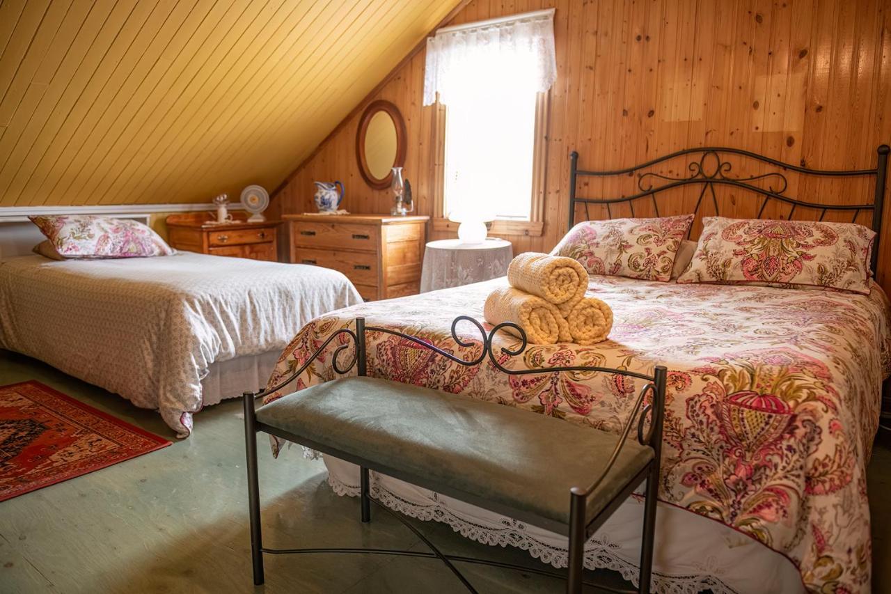 Bed & Cafe Petit Papillon Panzió Grandes-Bergeronnes Kültér fotó