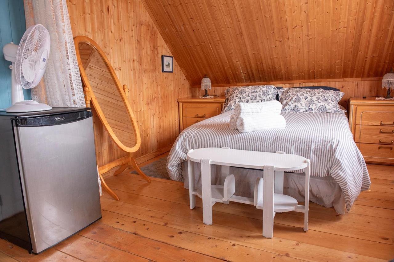 Bed & Cafe Petit Papillon Panzió Grandes-Bergeronnes Kültér fotó