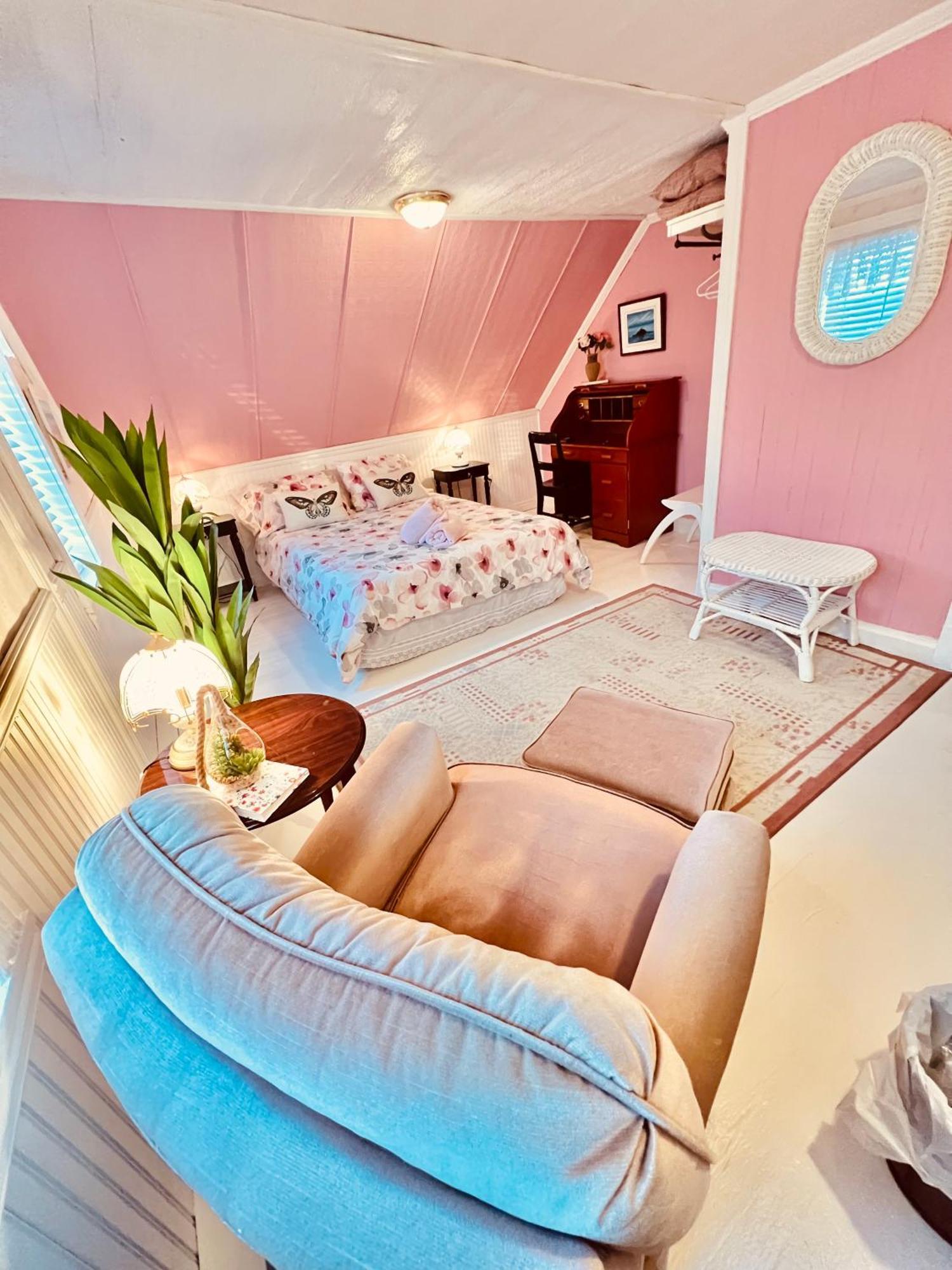 Bed & Cafe Petit Papillon Panzió Grandes-Bergeronnes Kültér fotó